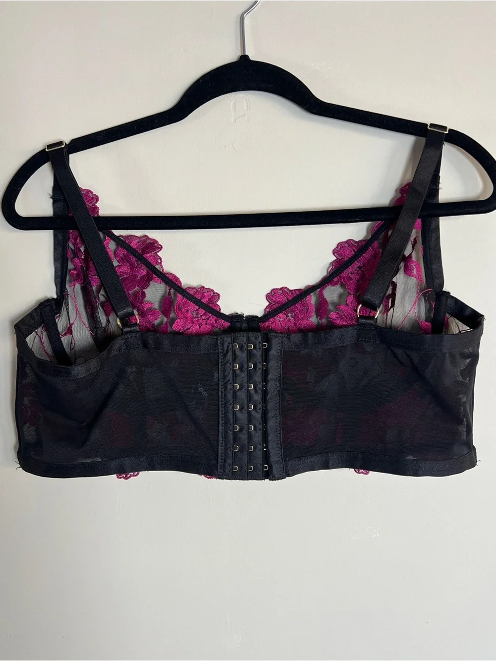 Torrid 1 XL Black Magenta Lace Floral Sexy Wide Back Sheer Underwire no pad bra
